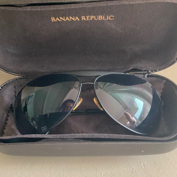 Banana Republic Other - Men’s Banana Republic Aviator Sunglasses 😎 Preowned